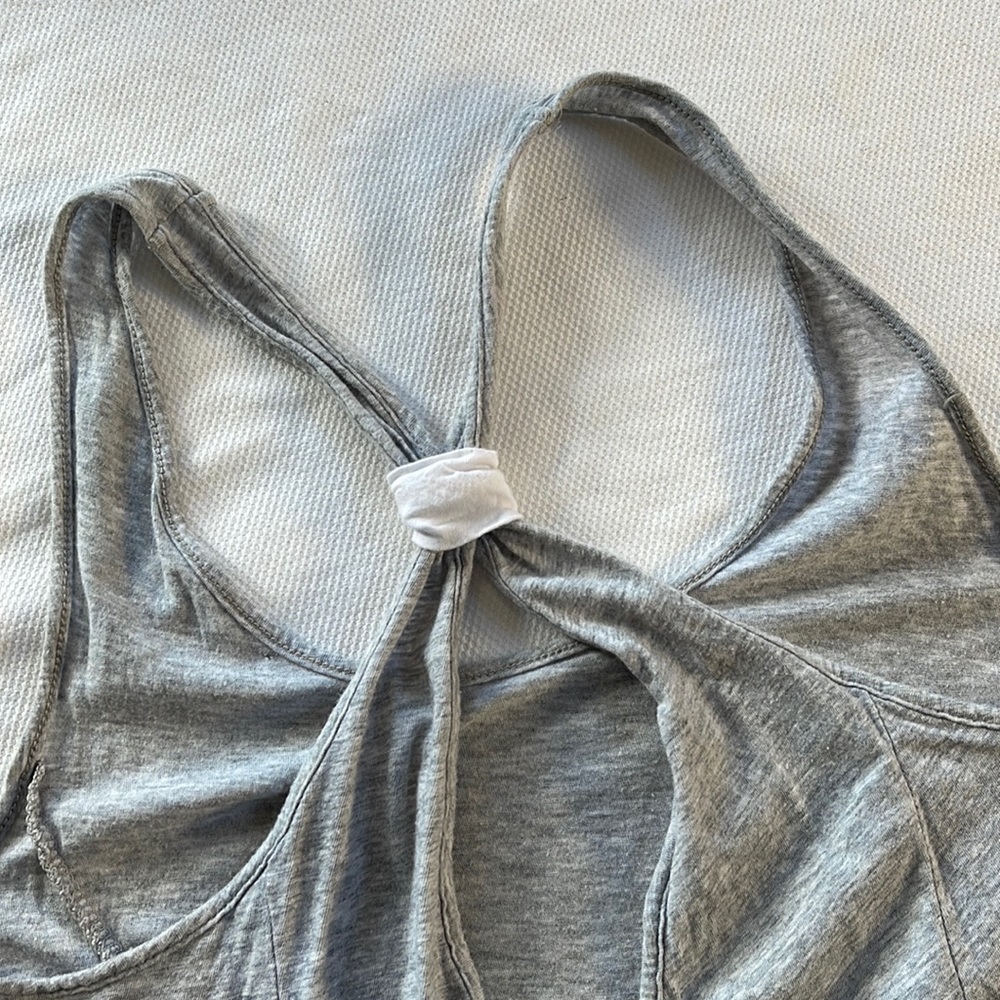 🦋3/40 BENCH Racerback Top (S) - Picture 5 of 15